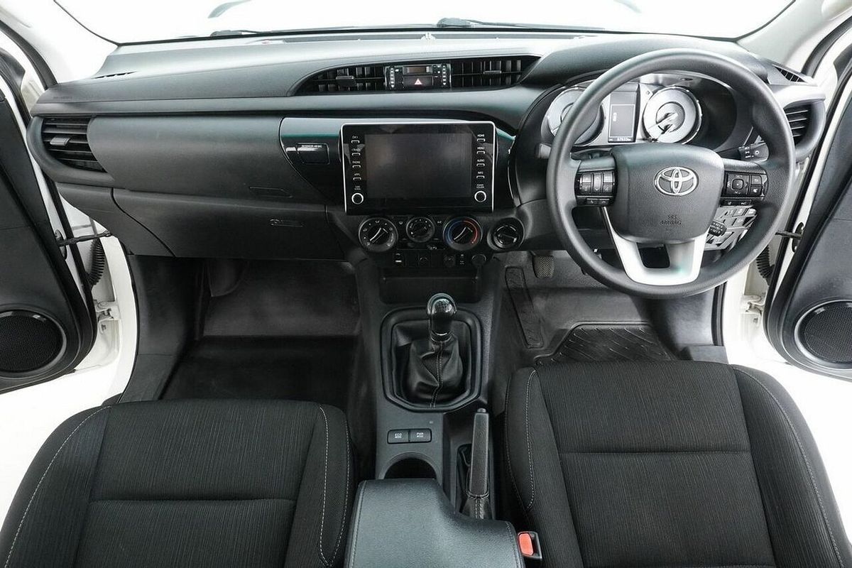 2020 Toyota Hilux SR (4x4) GUN126R Facelift 4X4