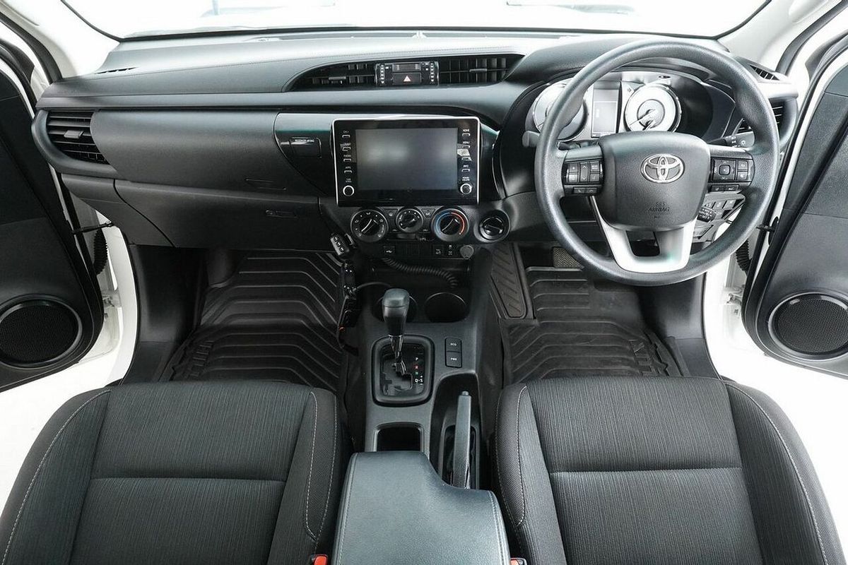 2024 Toyota Hilux SR (4x4) GUN126R 4X4