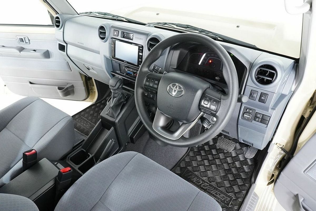 2025 Toyota Landcruiser 70 Series LC76 GXL + Diff Locks Gdjl76R