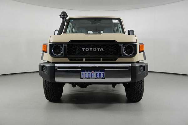 2025 Toyota Landcruiser 70 Series LC76 GXL + Diff Locks Gdjl76R