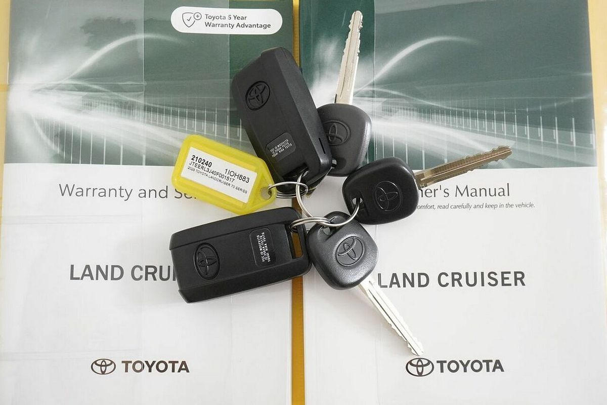 2025 Toyota Landcruiser 70 Series LC76 GXL + Diff Locks Gdjl76R
