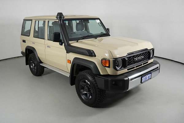 2025 Toyota Landcruiser 70 Series LC76 GXL + Diff Locks Gdjl76R