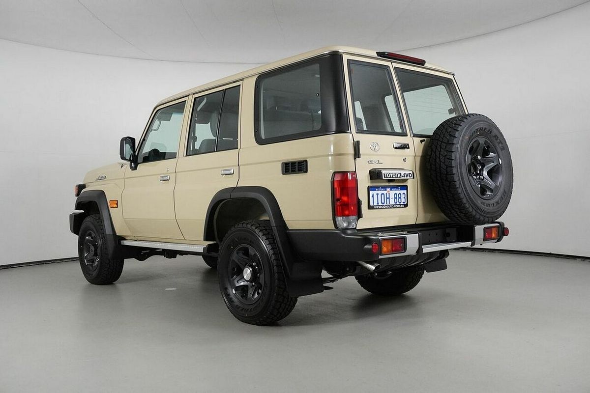 2025 Toyota Landcruiser 70 Series LC76 GXL + Diff Locks Gdjl76R