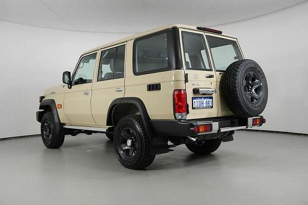 2025 Toyota Landcruiser 70 Series LC76 GXL + Diff Locks Gdjl76R