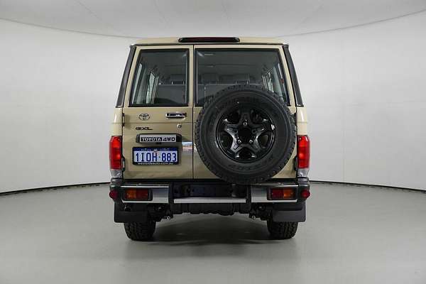 2025 Toyota Landcruiser 70 Series LC76 GXL + Diff Locks Gdjl76R