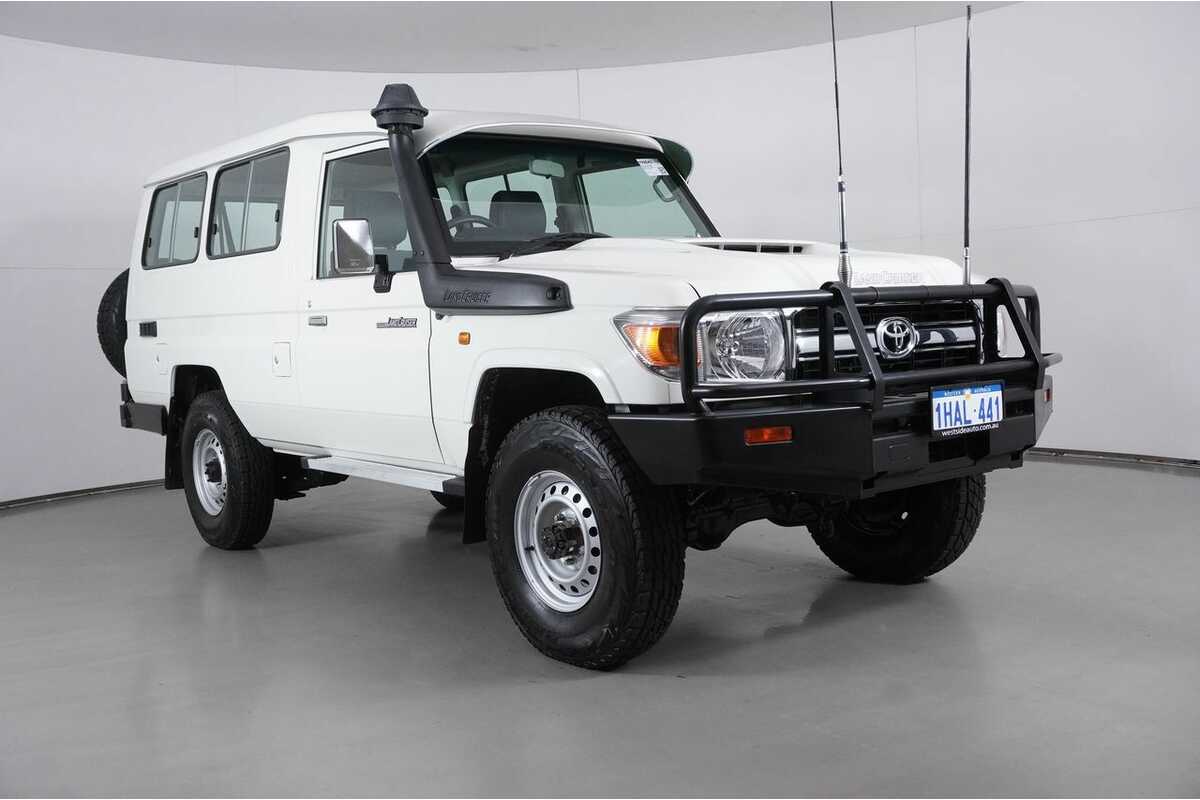 Used 2020 Toyota Landcruiser 70 Series GXL Troop Carrier For Sale in ...