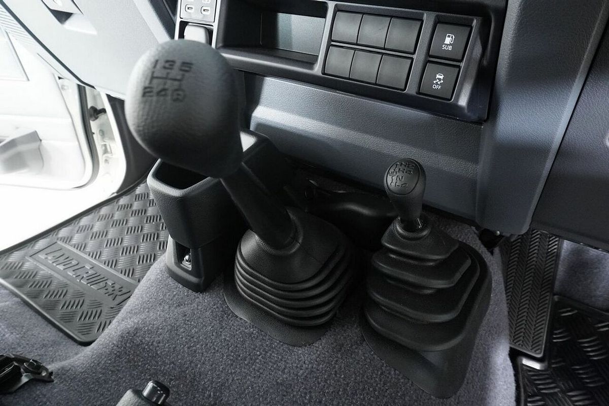 2024 Toyota Landcruiser 70 Series LC78 GXL + Diff Locks Gdjl78R