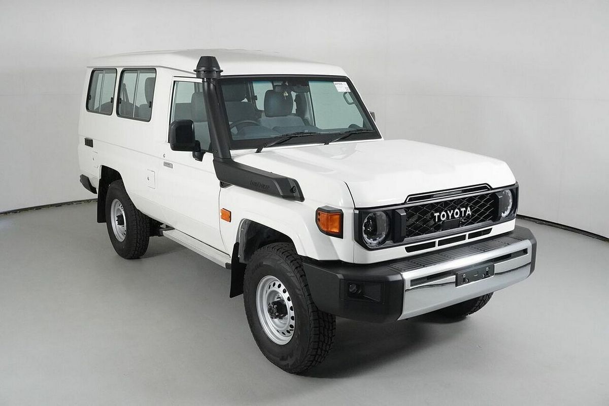 2024 Toyota Landcruiser 70 Series LC78 GXL + Diff Locks Gdjl78R