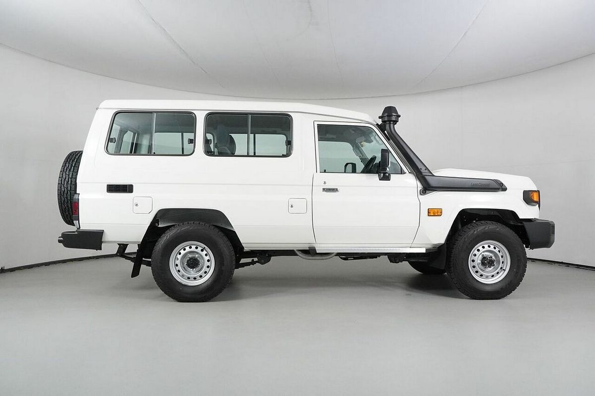 2024 Toyota Landcruiser 70 Series LC78 GXL + Diff Locks Gdjl78R