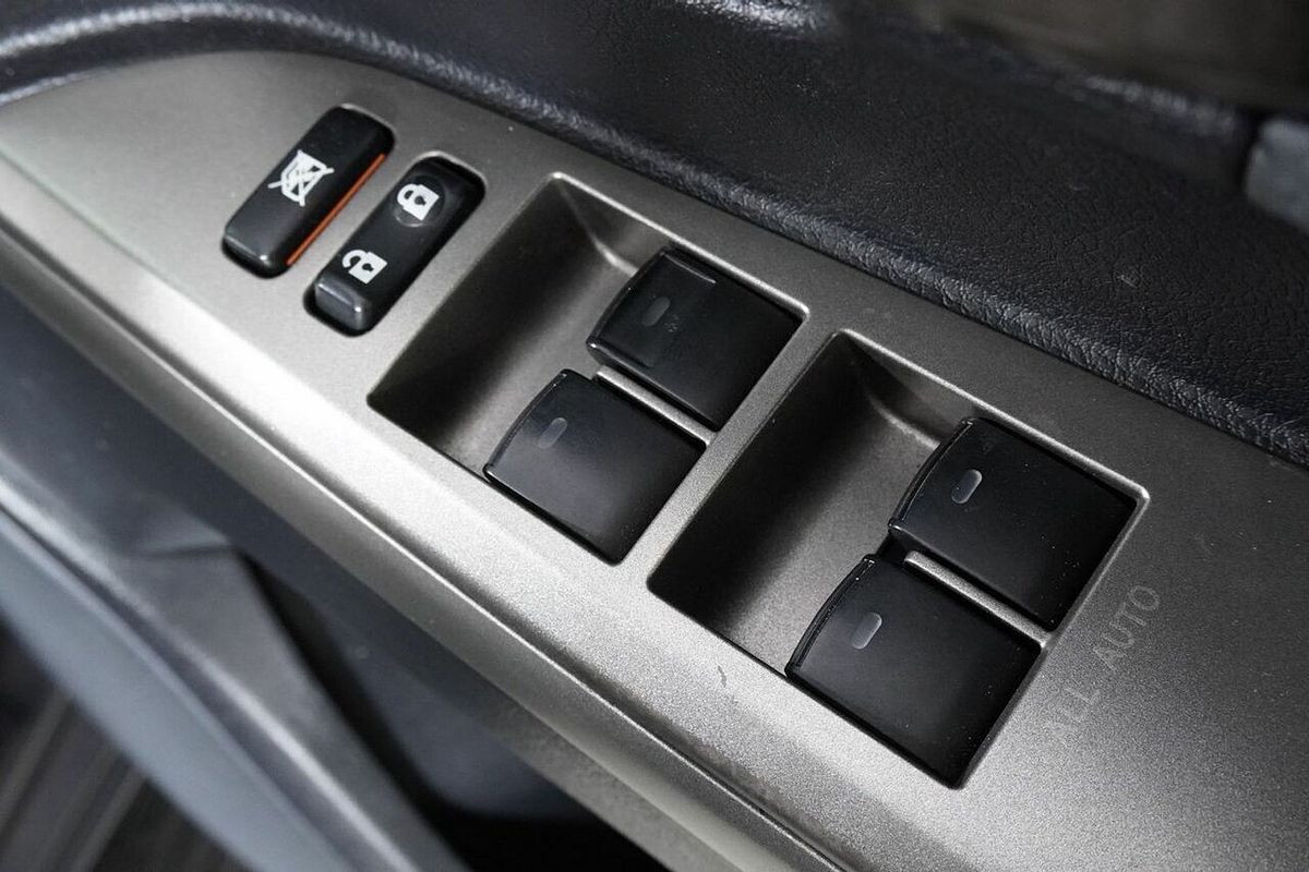 2011 Toyota Landcruiser VX (4x4) UZJ200R 09 Upgrade