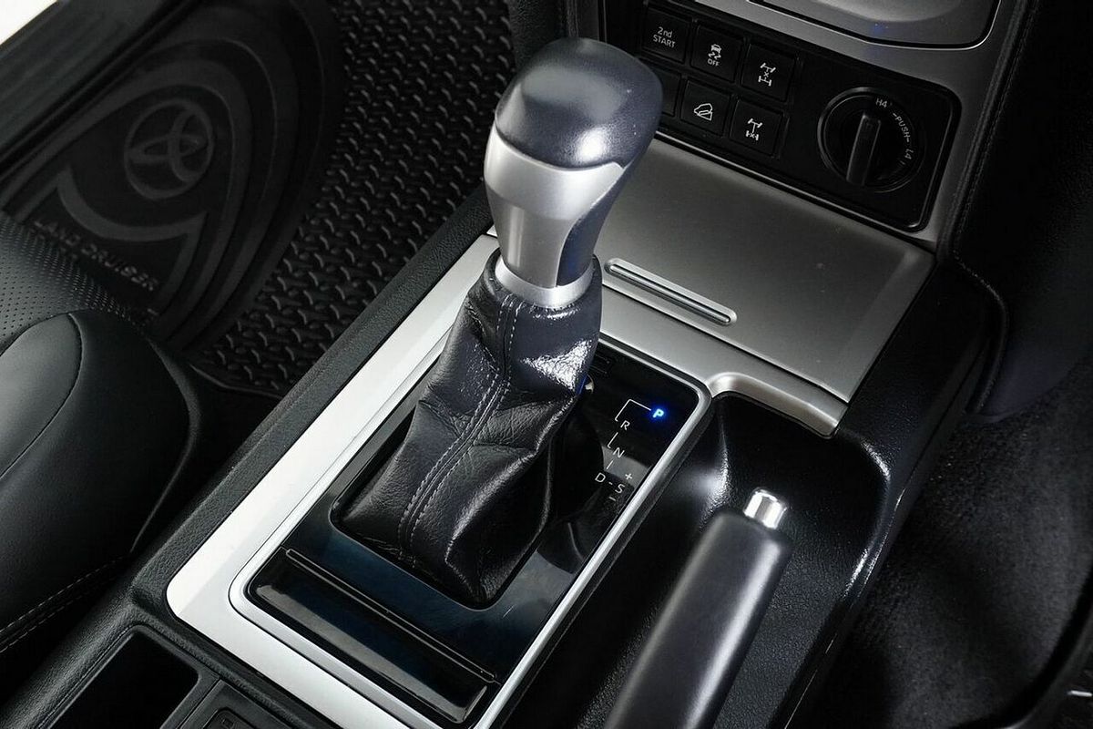 2023 Toyota Landcruiser Prado GXL Premium Interior GDJ150R