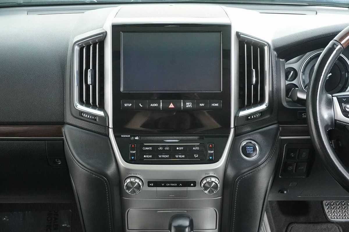 2017 Toyota Landcruiser Sahara (4x4) VDJ200R MY16