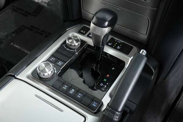 2017 Toyota Landcruiser Sahara (4x4) VDJ200R MY16