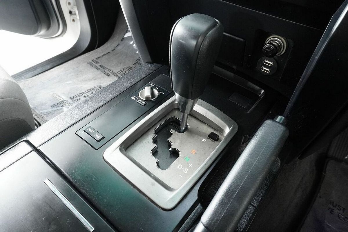 2010 Toyota Landcruiser GXL (4x4) UZJ200R 09 Upgrade