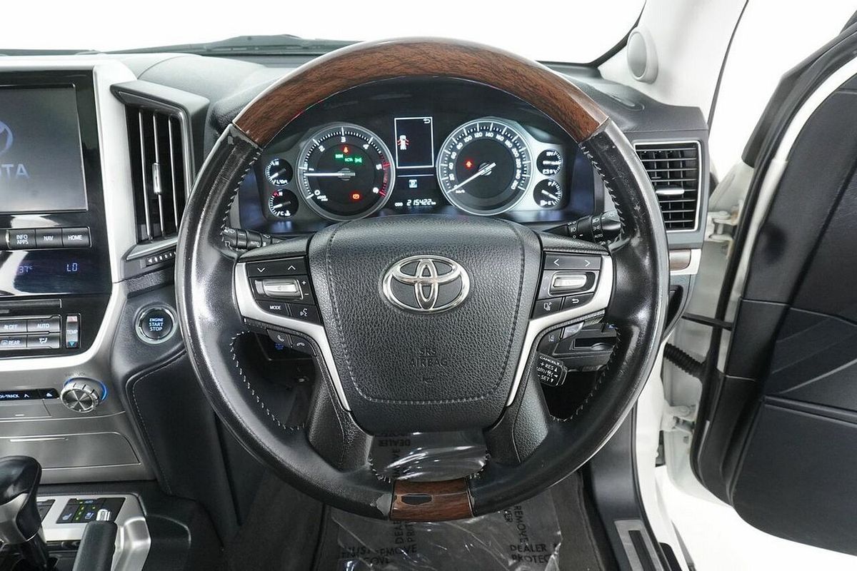 2017 Toyota Landcruiser Sahara (4x4) VDJ200R MY16