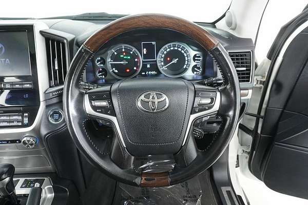 2017 Toyota Landcruiser Sahara (4x4) VDJ200R MY16