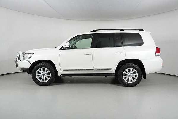 2017 Toyota Landcruiser Sahara (4x4) VDJ200R MY16