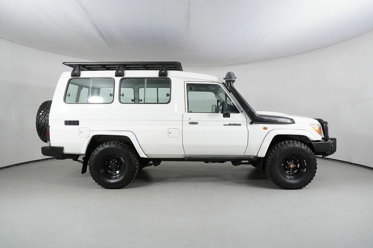 2016 Toyota Landcruiser Workmate (4x4) 2 Seat VDJ78R MY12 Update