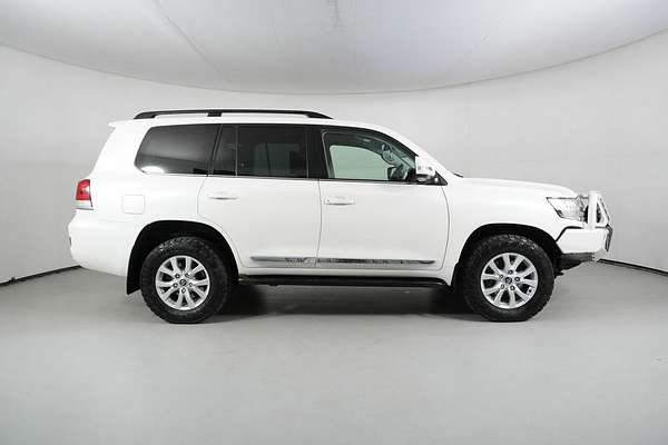 2017 Toyota Landcruiser Sahara (4x4) VDJ200R MY16