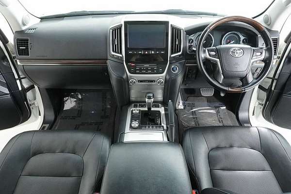 2017 Toyota Landcruiser Sahara (4x4) VDJ200R MY16