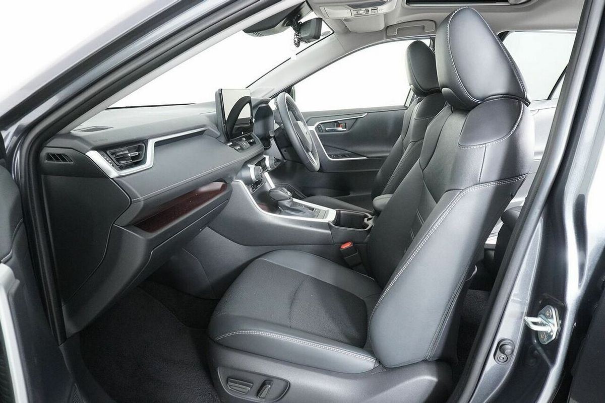 2024 Toyota RAV4 Cruiser (2WD) Hybrid Axah52R