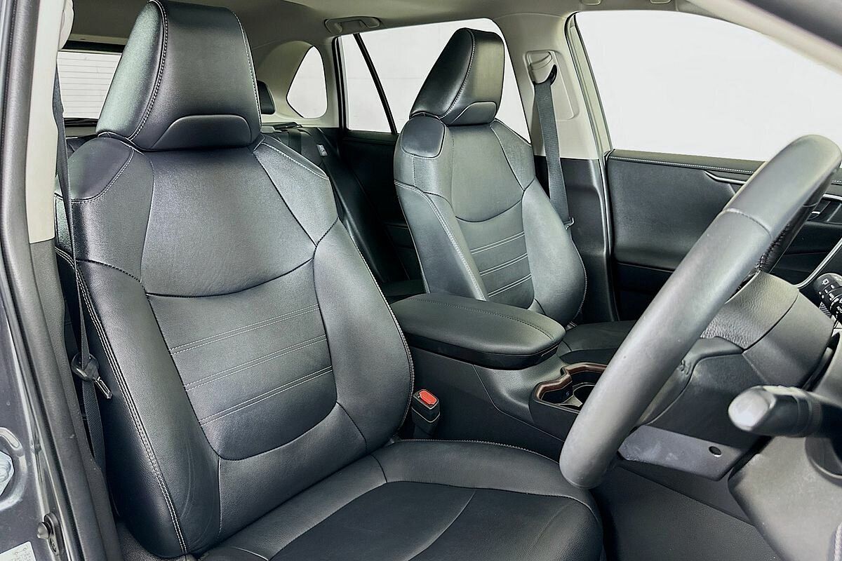 2021 Toyota RAV4 Cruiser (2WD) Hybrid Axah52R