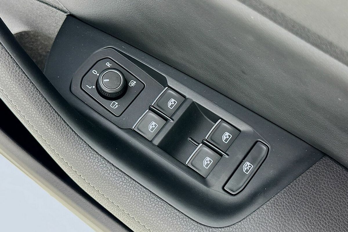 2017 Volkswagen Passat 206TSI R-Line 3C MY18