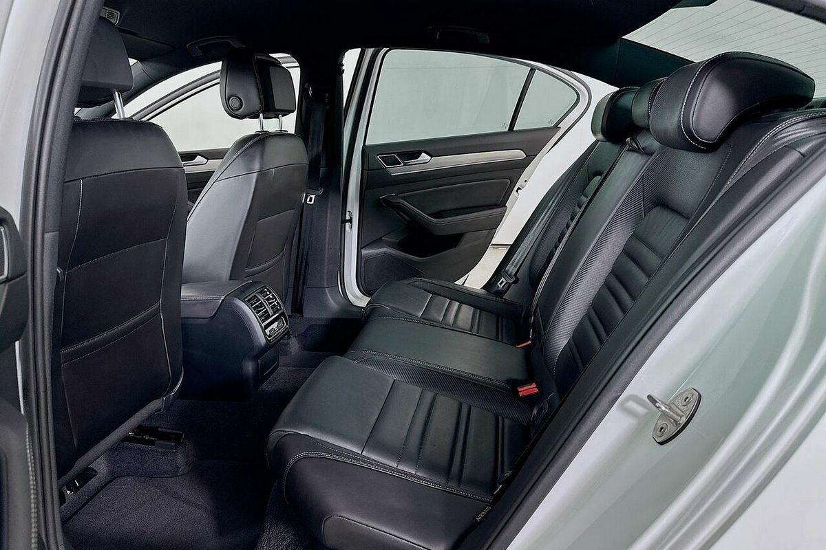 2017 Volkswagen Passat 206TSI R-Line 3C MY18