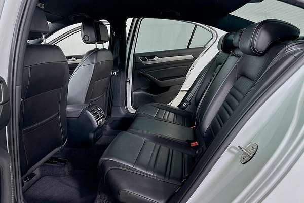 2017 Volkswagen Passat 206TSI R-Line 3C MY18