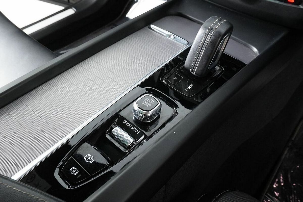 2020 Volvo XC60 T8 PHEV Polestar (AWD) 246 MY21