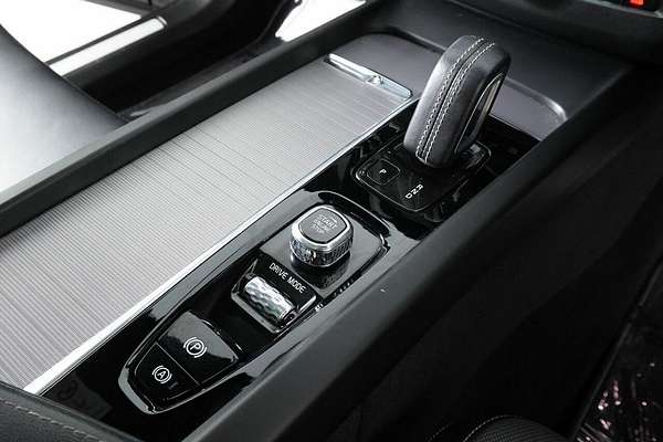 2020 Volvo XC60 T8 PHEV Polestar (AWD) 246 MY21