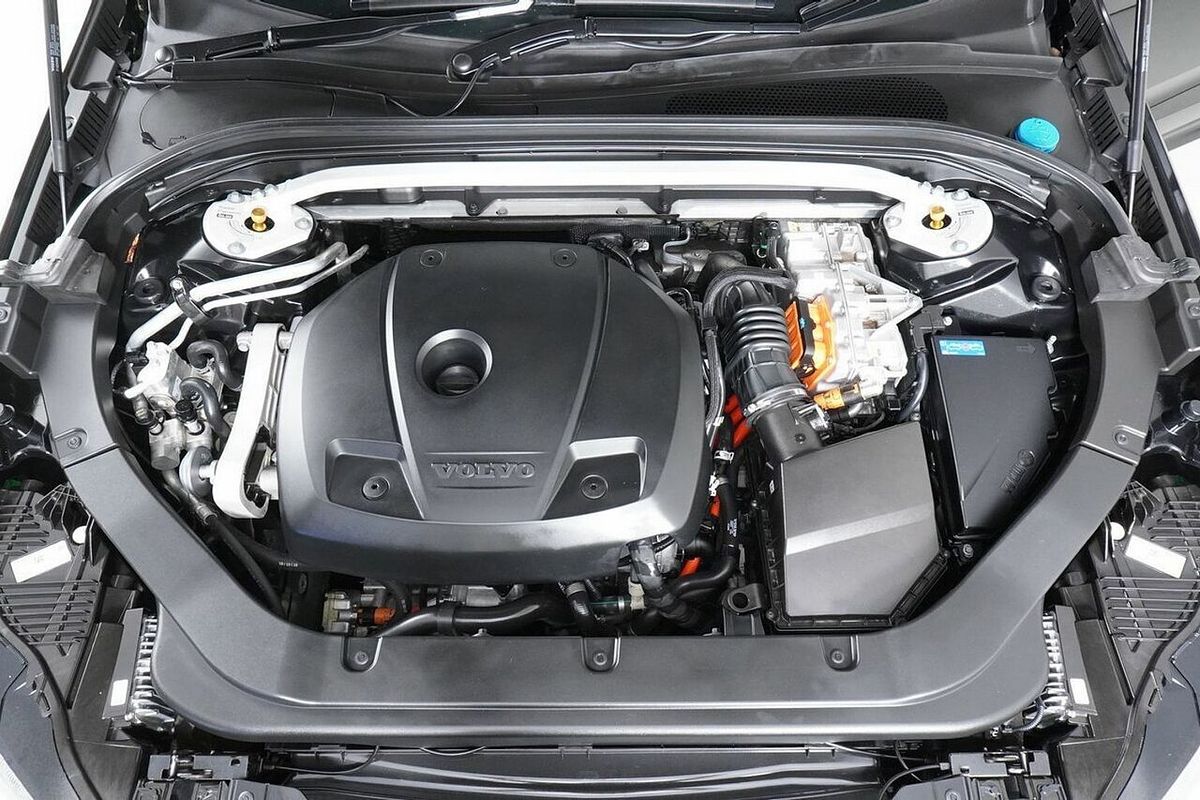 2020 Volvo XC60 T8 PHEV Polestar (AWD) 246 MY21