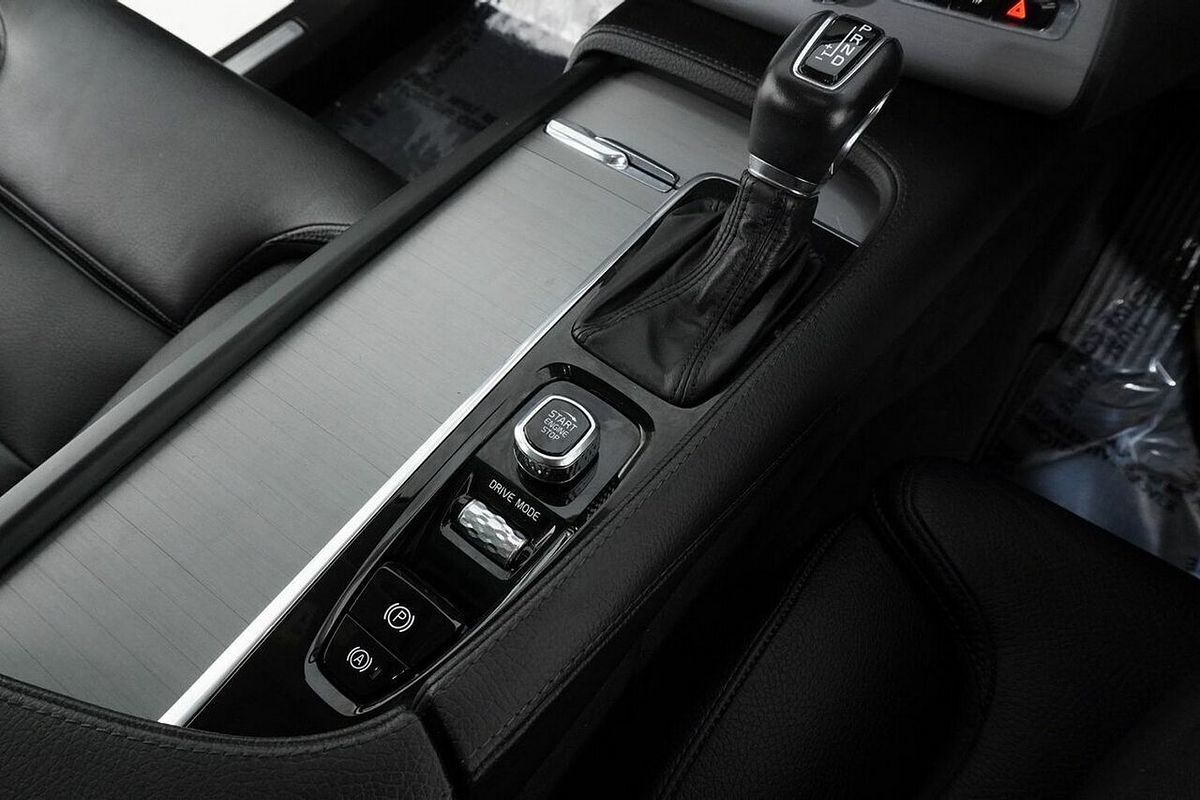 2019 Volvo XC90 D5 Momentum (AWD) 256 MY20