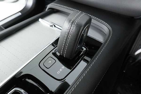 2022 Volvo XC90 B6 R-Design Mhev 256 MY22