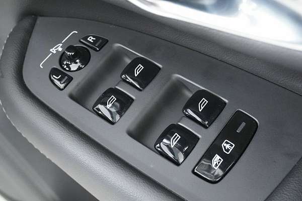 2022 Volvo XC90 B6 R-Design Mhev 256 MY22